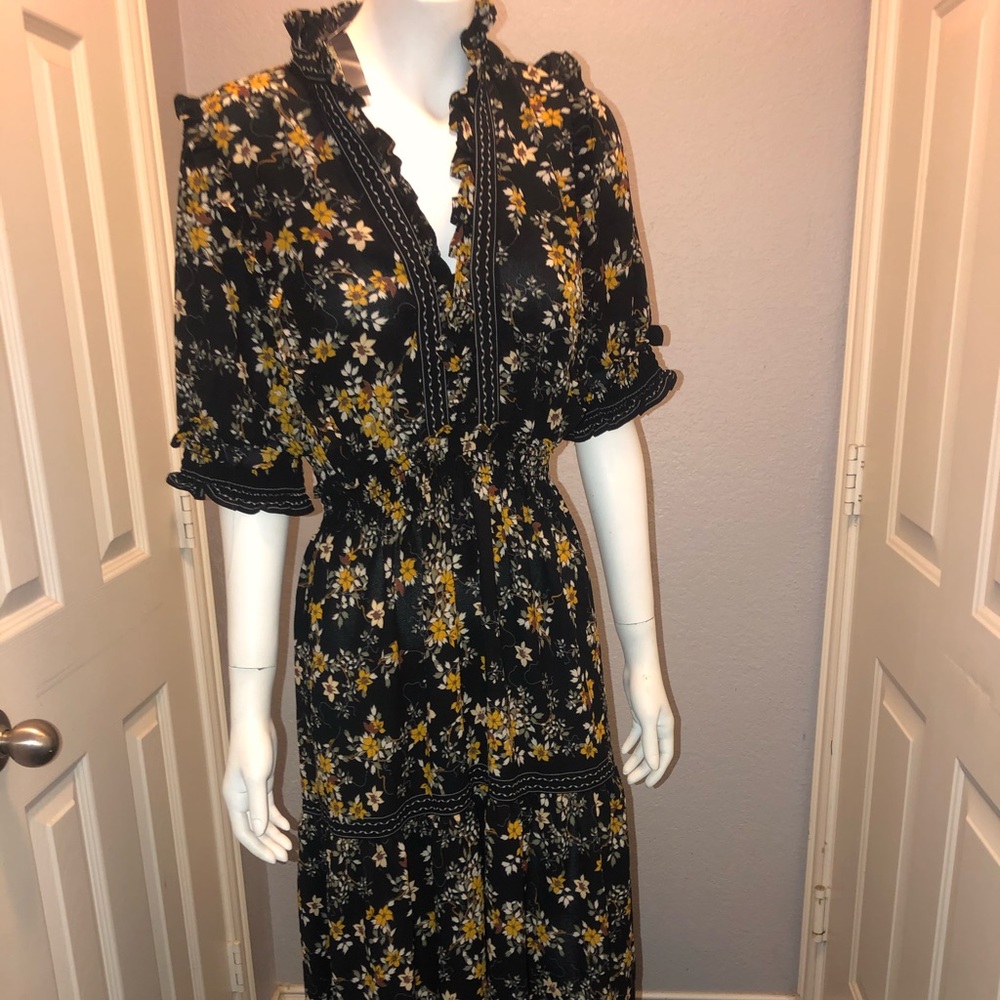 Beautiful extremely versatile Max Edition dress